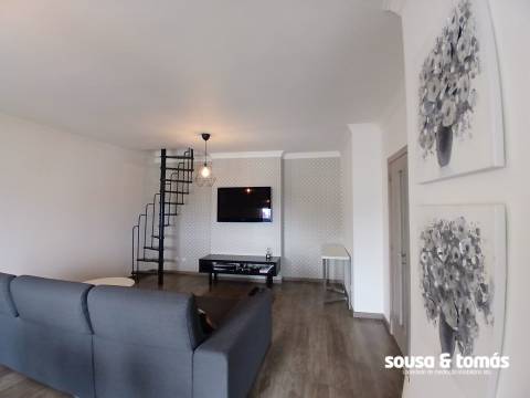 Apartamento T2 DUPLEX Arrendamento em Marrazes e Barosa,Leiria