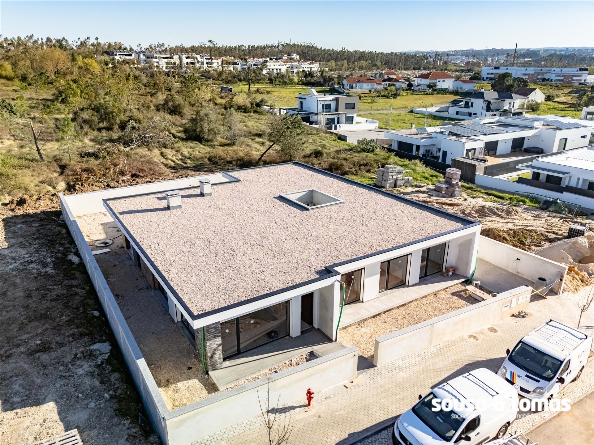 Moradia T4 Venda em Parceiros e Azoia,Leiria