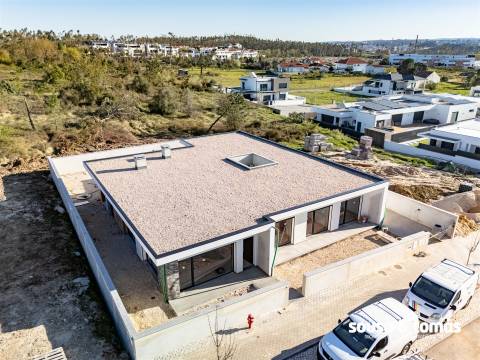 Moradia T4 Venda em Parceiros e Azoia,Leiria
