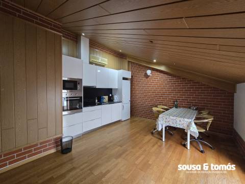 Apartamento T2 Arrendamento em Leiria, Pousos, Barreira e Cortes,Leiria
