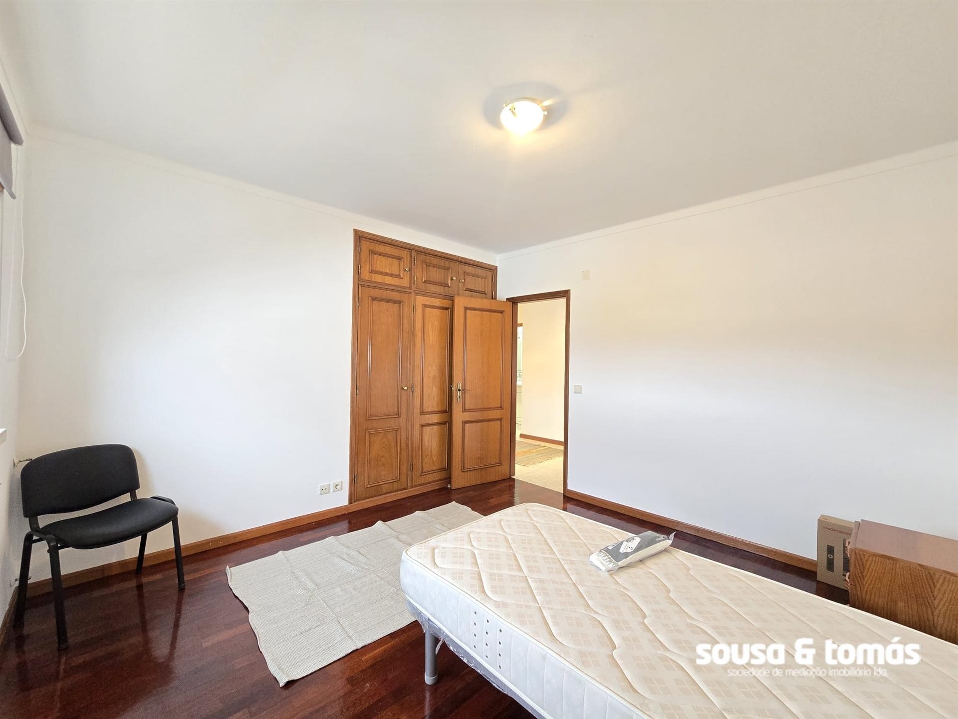 Quarto  Arrendamento em Calvaria de Cima,Porto de Mós