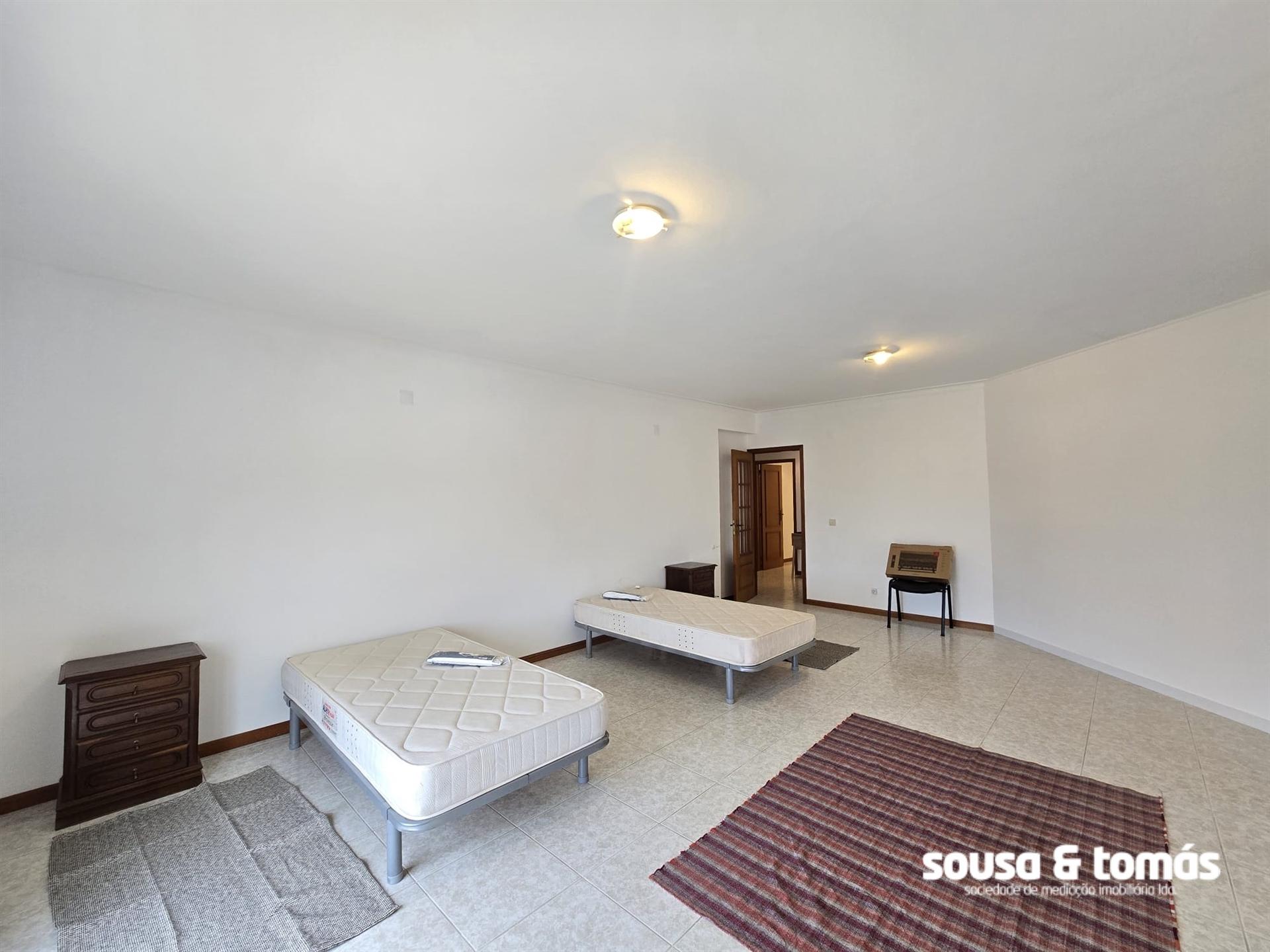 Quarto  Arrendamento em Calvaria de Cima,Porto de Mós