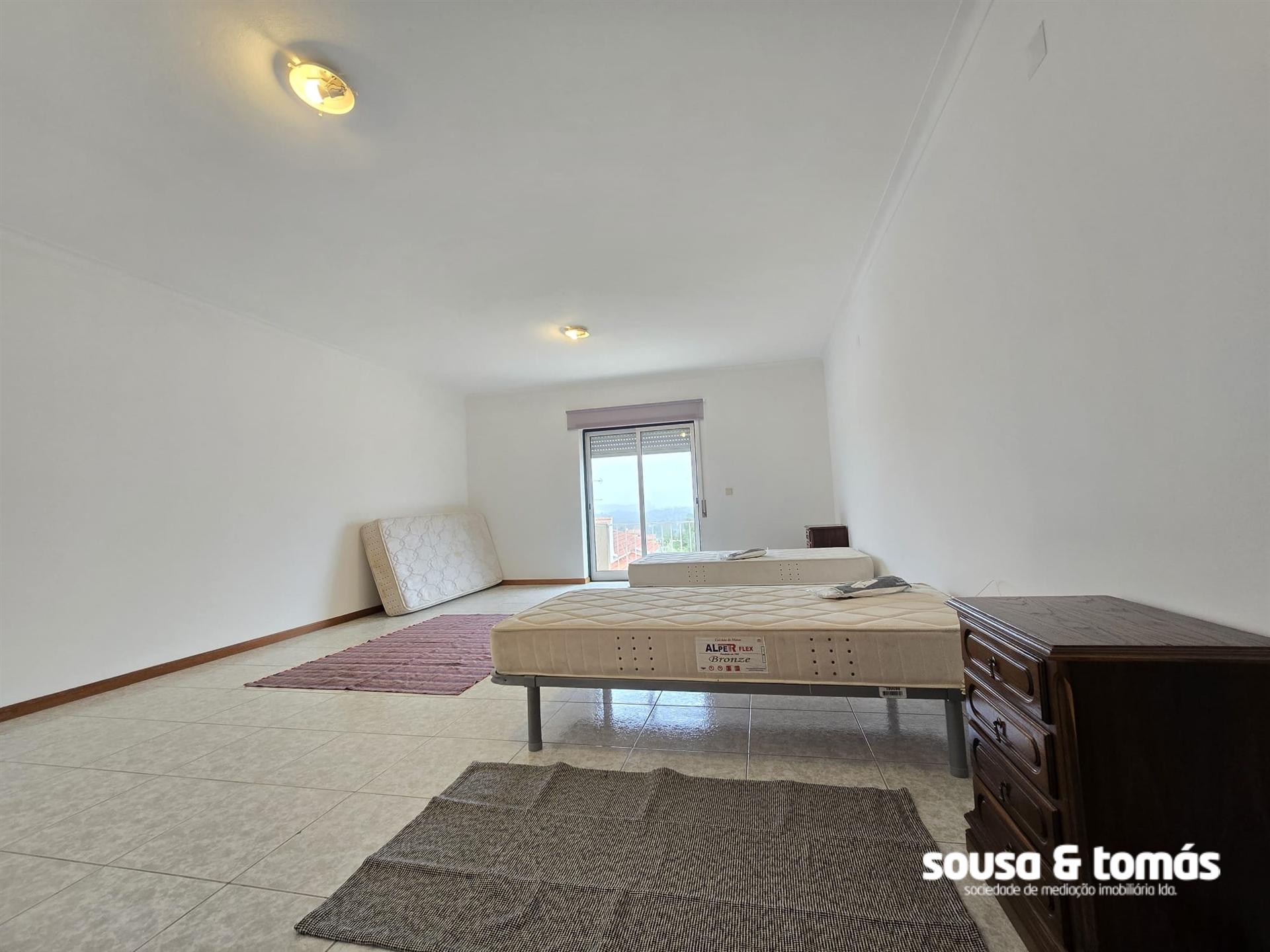 Quarto  Arrendamento em Calvaria de Cima,Porto de Mós