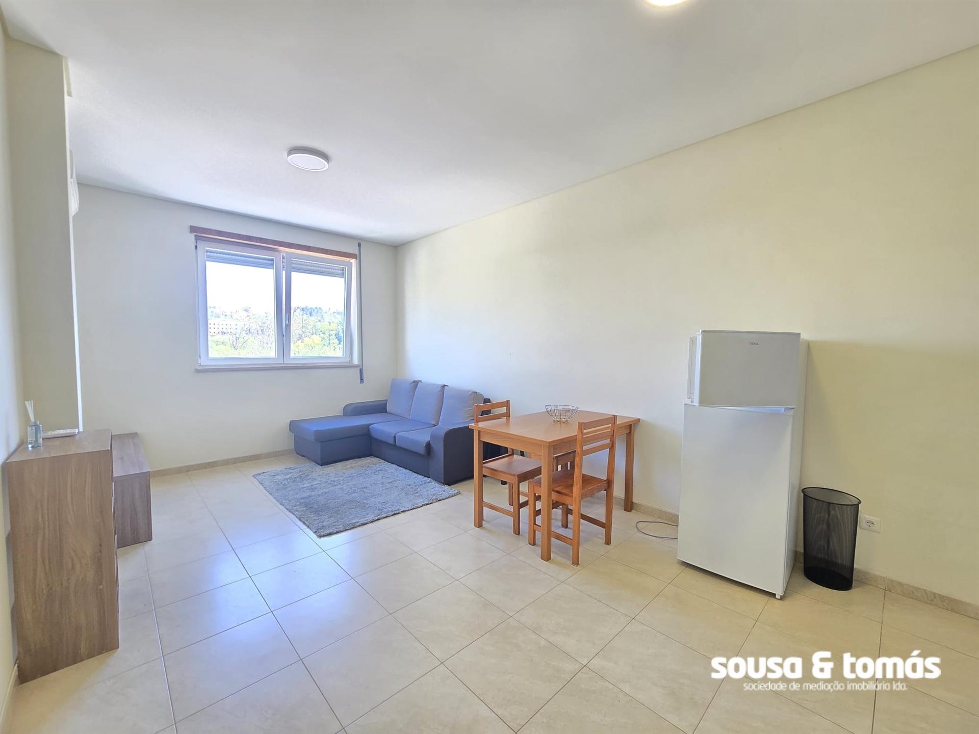 Apartamento T1 Arrendamento em Leiria, Pousos, Barreira e Cortes,Leiria