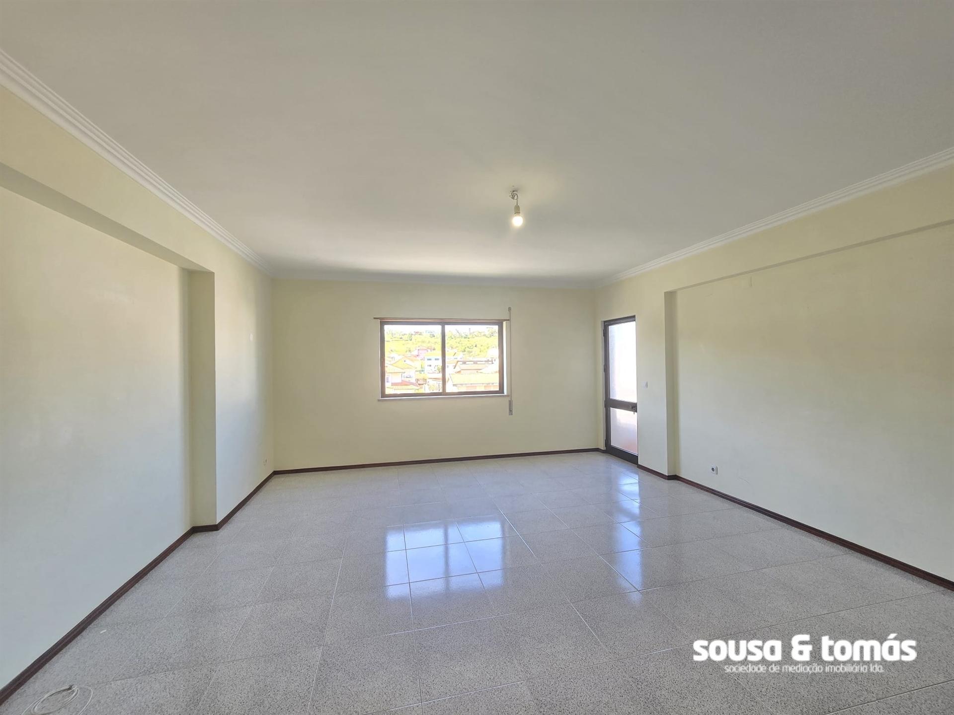 Apartamento T3 Arrendamento em Leiria, Pousos, Barreira e Cortes,Leiria