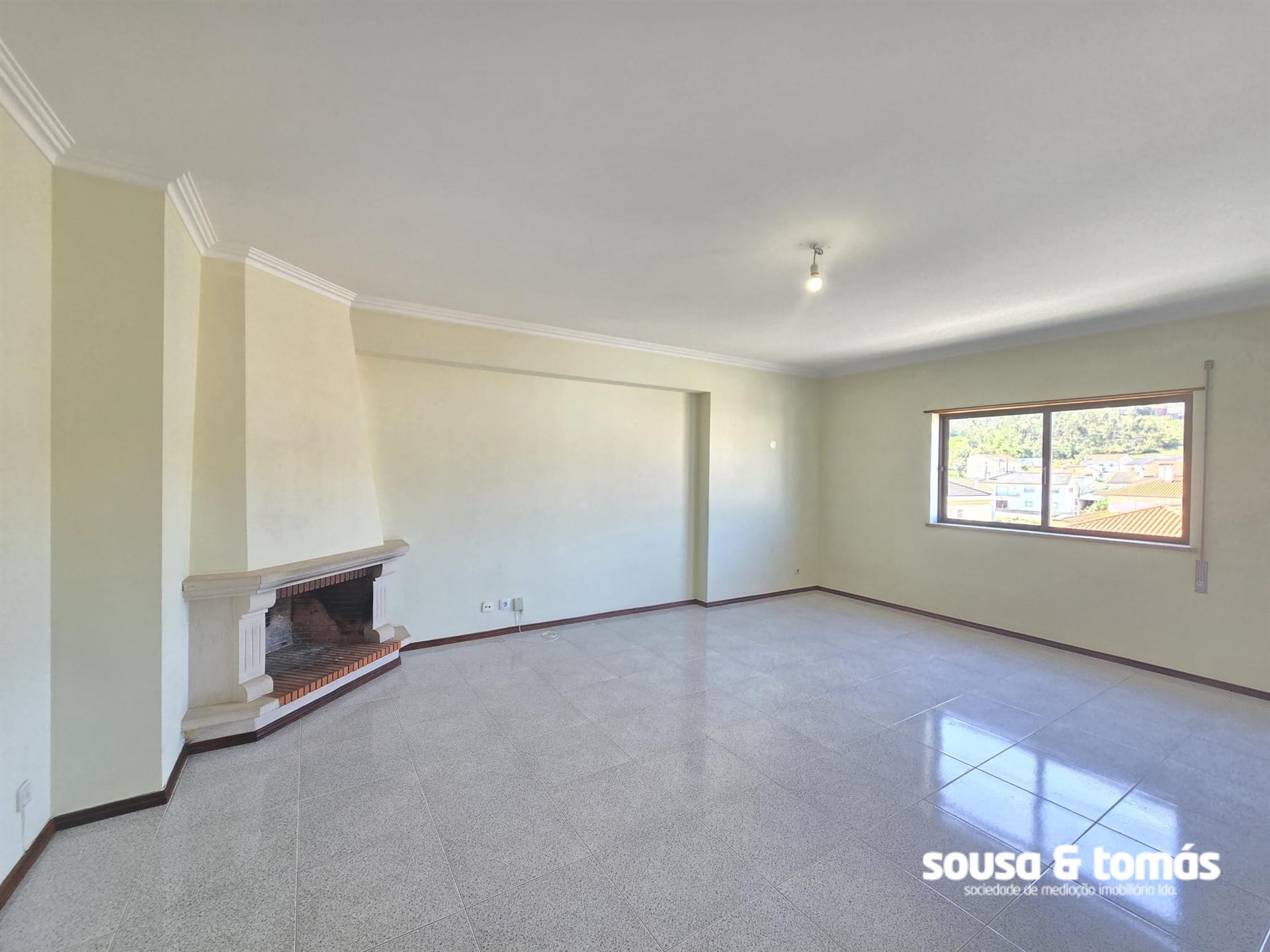 Apartamento T3 Arrendamento em Leiria, Pousos, Barreira e Cortes,Leiria