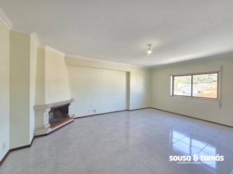 Apartamento T3 Arrendamento em Leiria, Pousos, Barreira e Cortes,Leiria