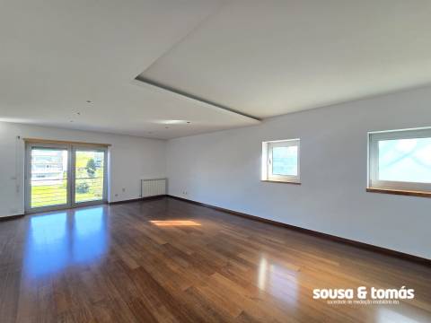 Apartamento T2 Arrendamento em Leiria, Pousos, Barreira e Cortes,Leiria