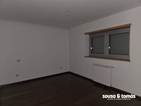 Apartamento T2 Arrendamento em Leiria, Pousos, Barreira e Cortes,Leiria