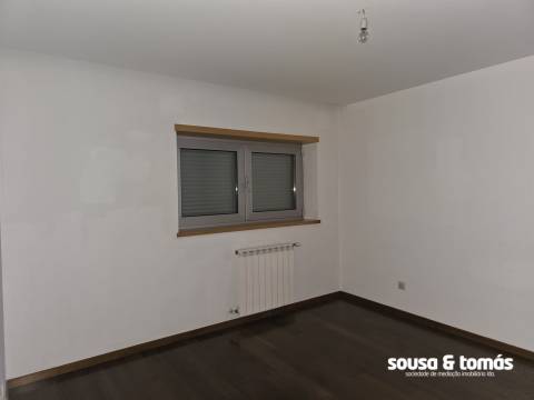 Apartamento T2 Arrendamento em Leiria, Pousos, Barreira e Cortes,Leiria