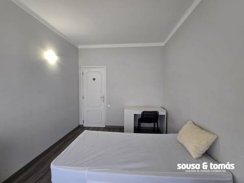 Quarto  Arrendamento em Leiria, Pousos, Barreira e Cortes,Leiria