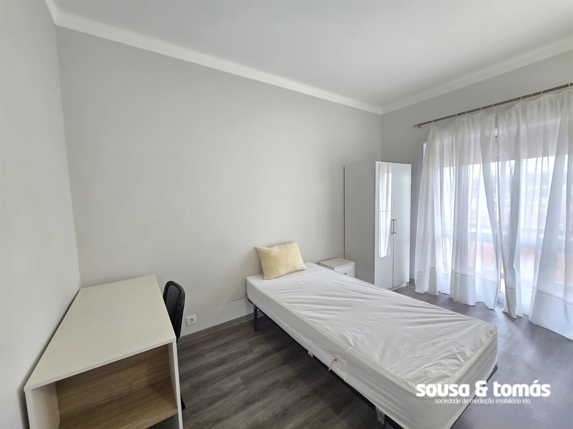 Quarto  Arrendamento em Leiria, Pousos, Barreira e Cortes,Leiria