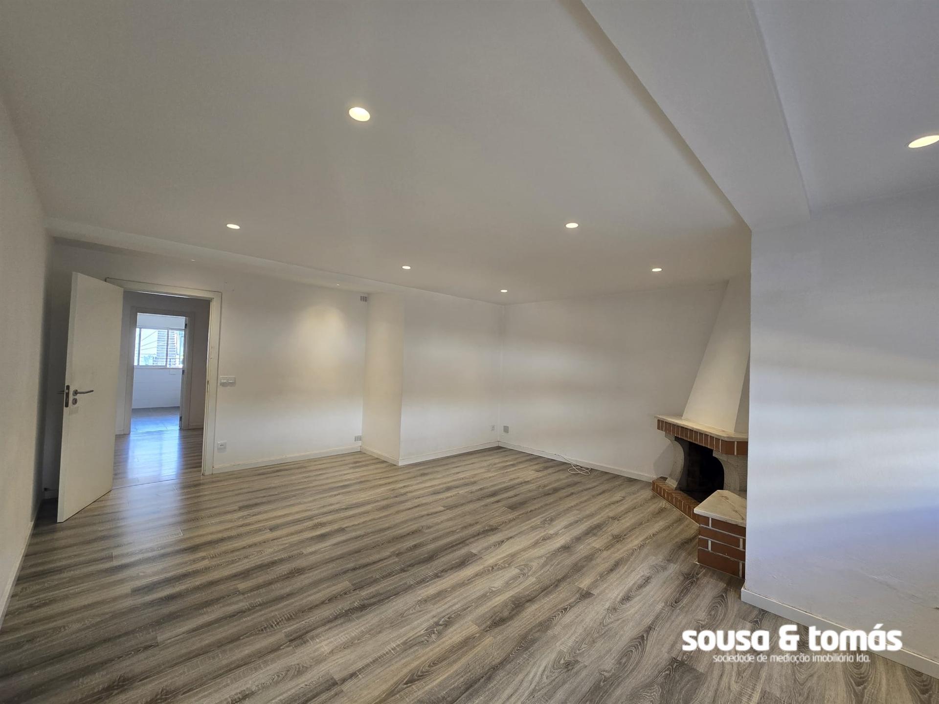 Apartamento T2 Arrendamento em Marrazes e Barosa,Leiria