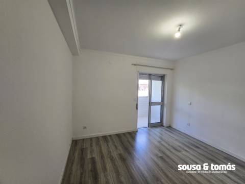 Apartamento T2 Arrendamento em Marrazes e Barosa,Leiria