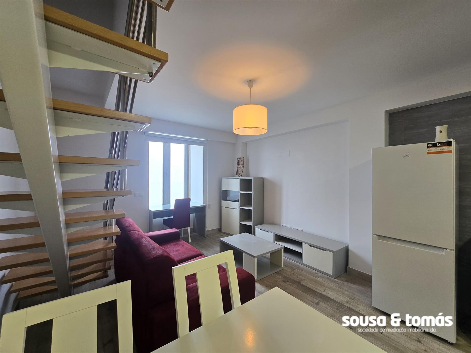 Apartamento T1 DUPLEX Arrendamento em Leiria, Pousos, Barreira e Cortes,Leiria