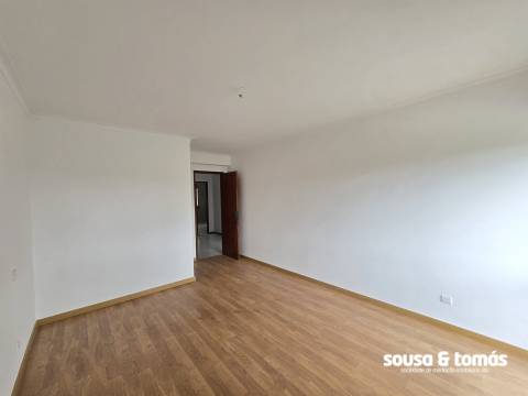 Apartamento T2 Arrendamento em Marrazes e Barosa,Leiria