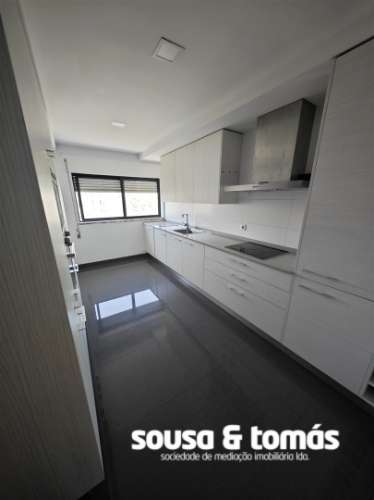 Apartamento T2 Arrendamento em Leiria, Pousos, Barreira e Cortes,Leiria