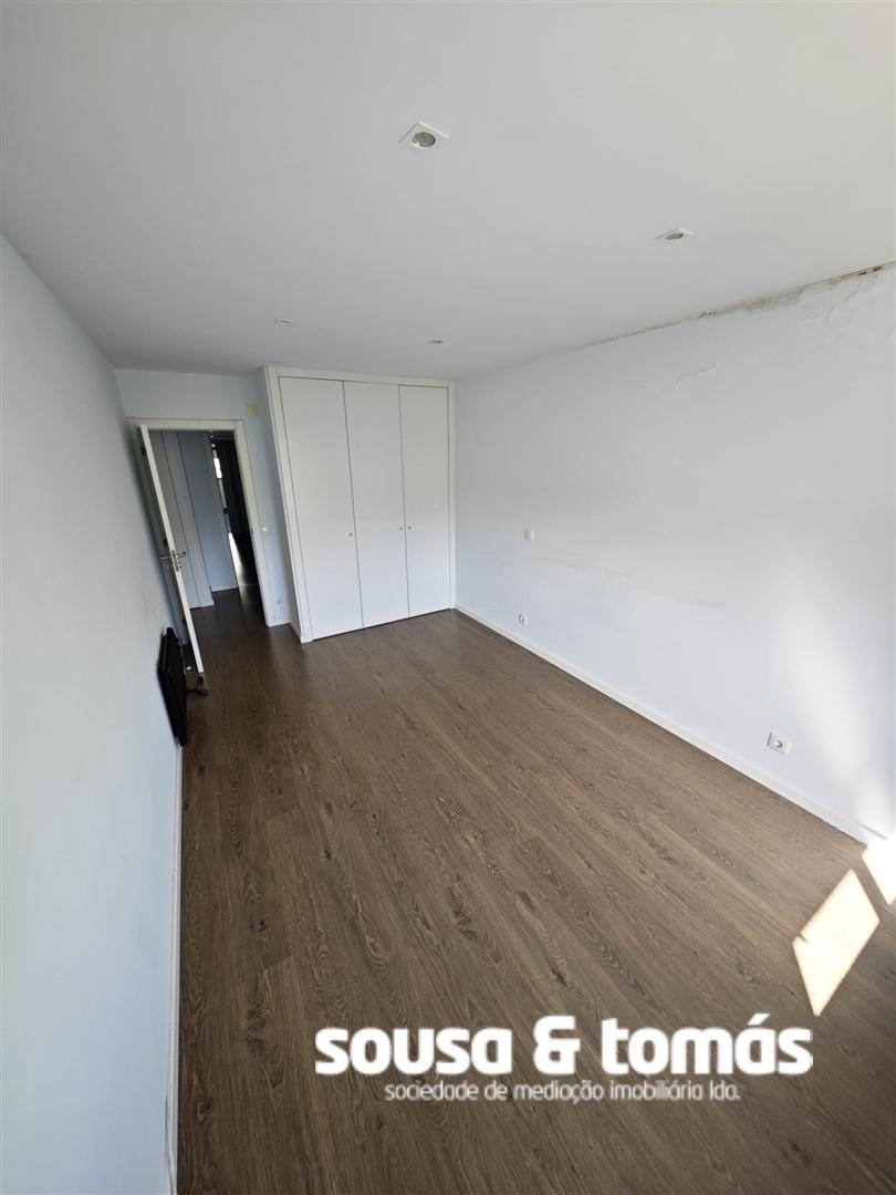 Apartamento T2 Arrendamento em Leiria, Pousos, Barreira e Cortes,Leiria