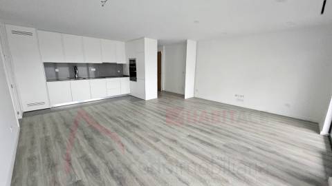 Apartamento T2 novo em Ferreiros C/ Fiador