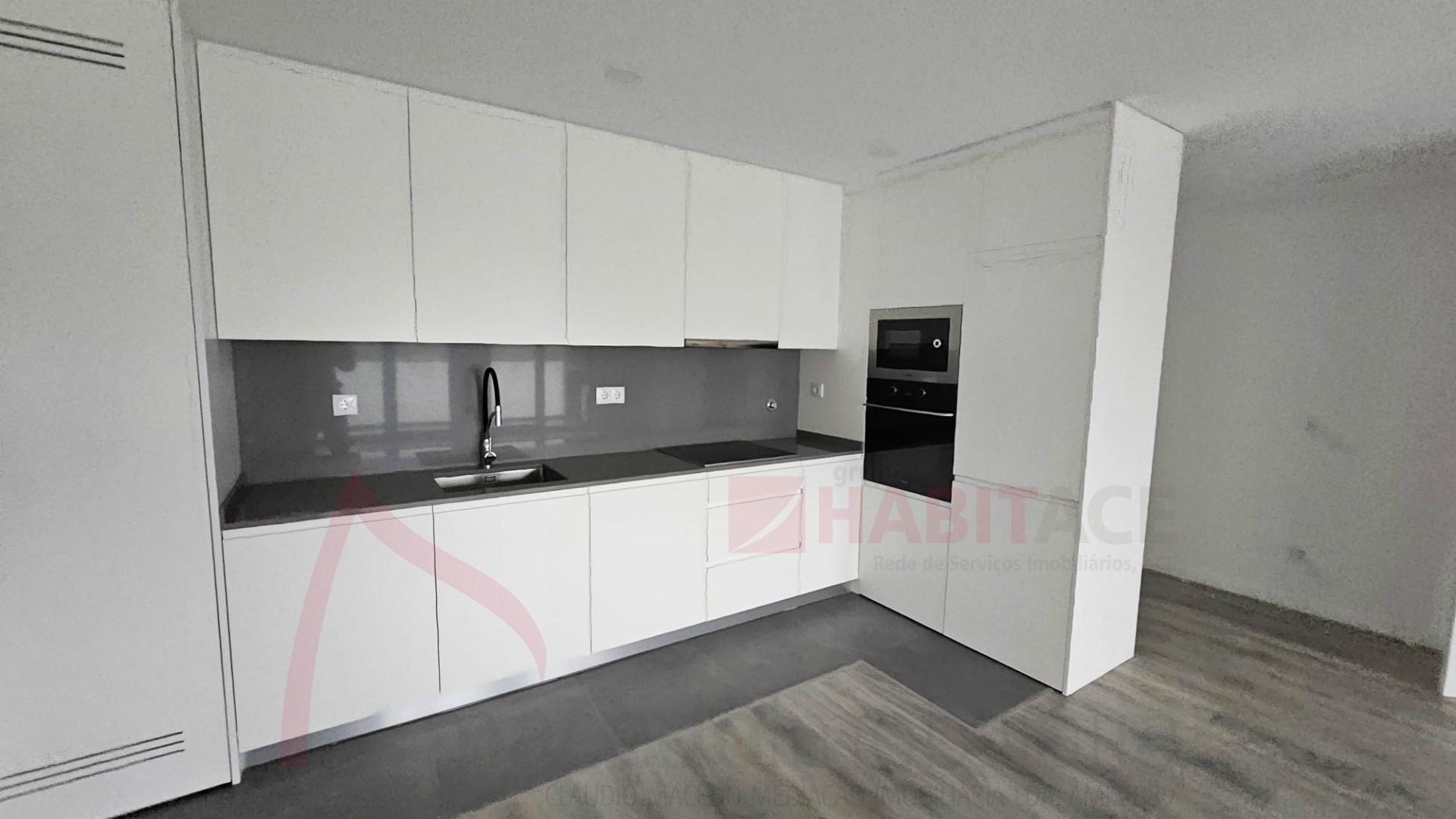 Apartamento T2 novo em Ferreiros C/ Fiador