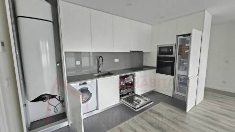 Apartamento T2 novo em Ferreiros C/ Fiador