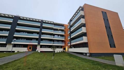 Apartamento T2 novo em Ferreiros C/ Fiador