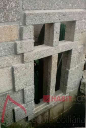 Moradia em Pedra para Restauro em Póvoa de Lanhoso, Braga