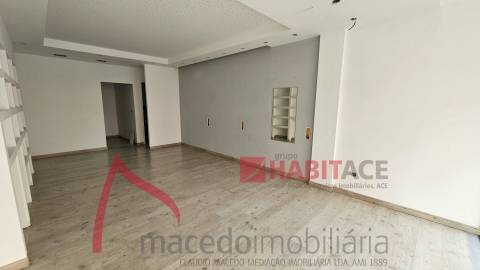 Loja para arrendar em Lamaçães, Braga