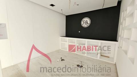 Loja para arrendar em Lamaçães, Braga