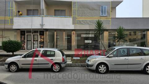 Loja para arrendar em Lamaçães, Braga