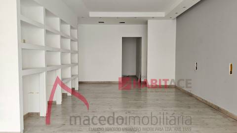 Loja para arrendar em Lamaçães, Braga