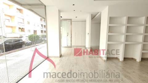 Loja para arrendar em Lamaçães, Braga