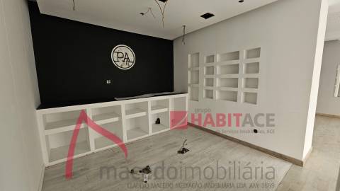 Loja para arrendar em Lamaçães, Braga