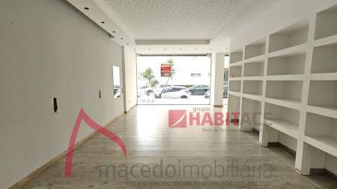 Loja para arrendar em Lamaçães, Braga