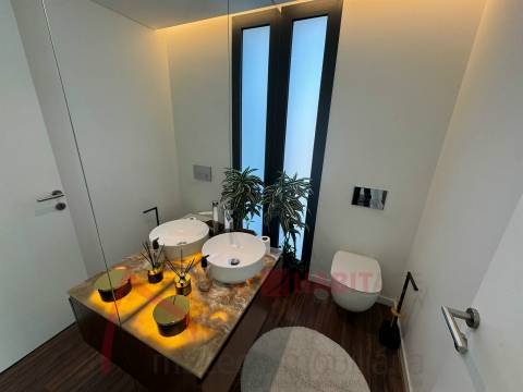 Moradia Isolada T4 com Piscina para venda em Braga