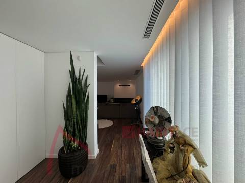 Moradia Isolada T4 com Piscina para venda em Braga