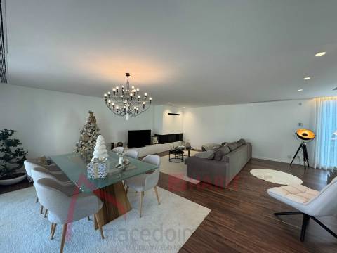 Moradia Isolada T4 com Piscina para venda em Braga