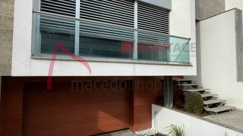 Moradia em Banda T4+1 à venda em Dume, Braga