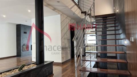 Moradia em Banda T4+1 à venda em Dume, Braga