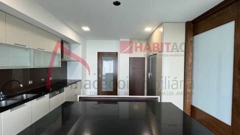 Moradia em Banda T4+1 à venda em Dume, Braga