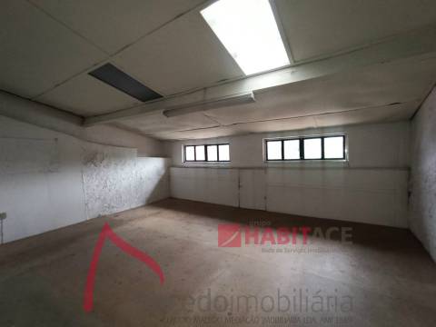 Escritorio na Avenida Central