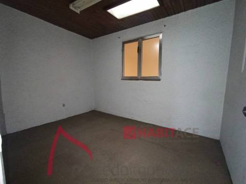 Escritorio na Avenida Central