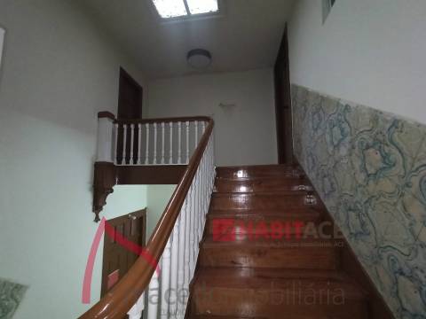 Escritorio na Avenida Central