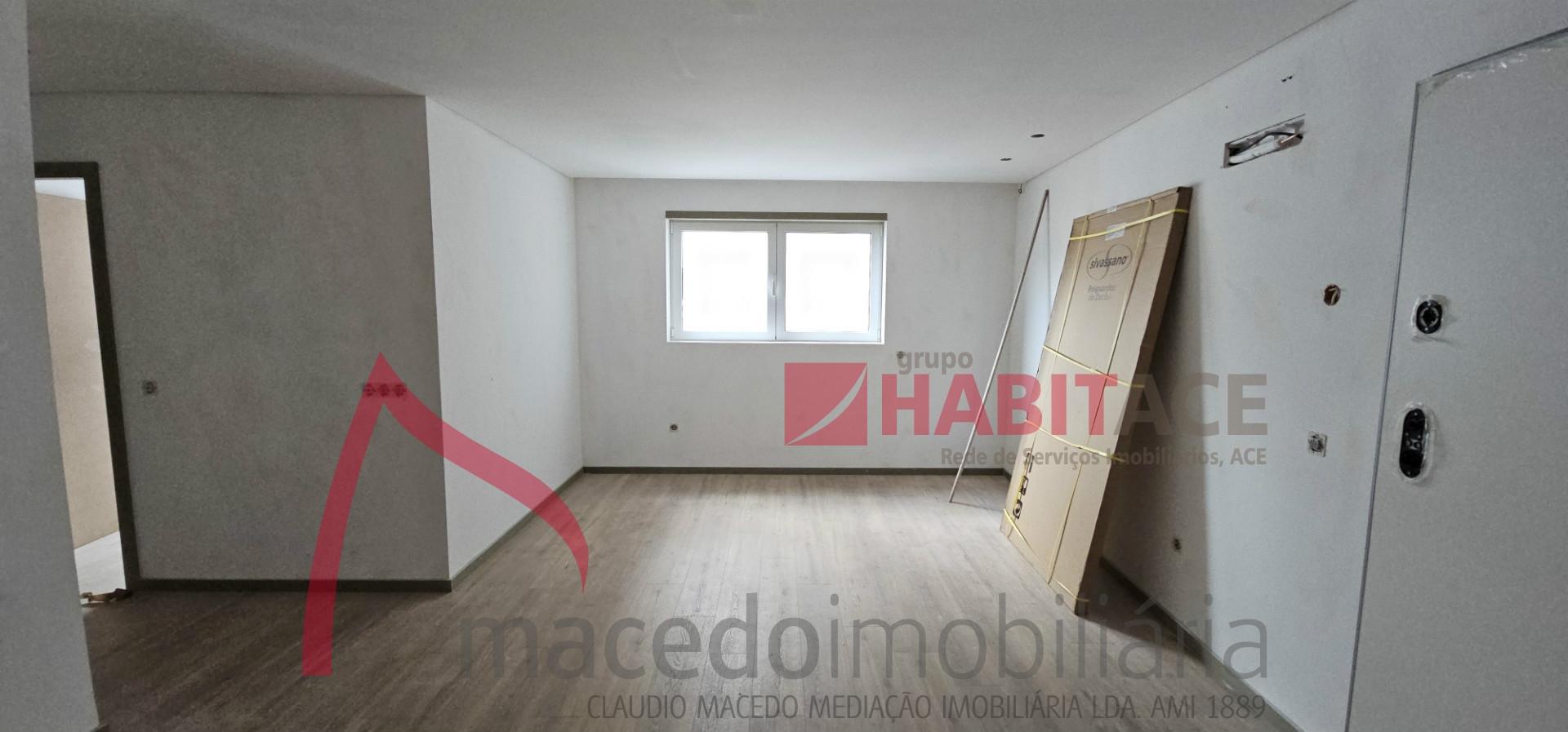 Apartamento T1+1 em S. Vicente