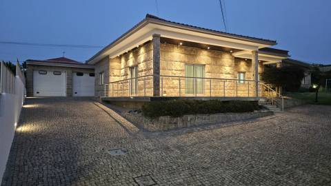 Moradia Térrea T3 c/ Piscina em Fafe