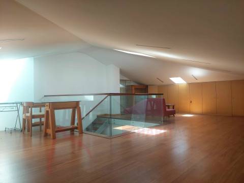 Moradia T3 para Arrendamento em Lomar, Braga – Espaço, Conforto e Localização Privilegiada!