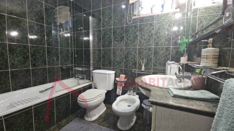 Apartamento T3 com 3 frentes, varandas e garagem fechada – Amares