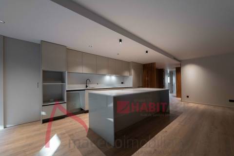 Apartamento T2 Novo para Arrendamento  em São Vicente