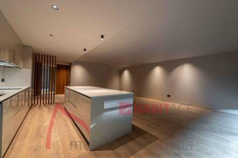 Apartamento T2 Novo para Arrendamento  em São Vicente