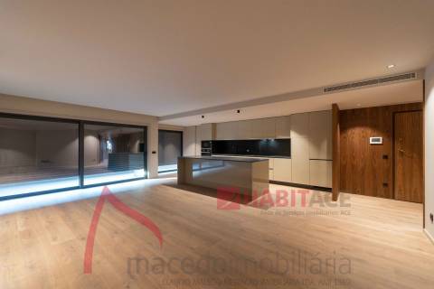 Apartamento T3 Novo para Arrendamento  em São Vicente